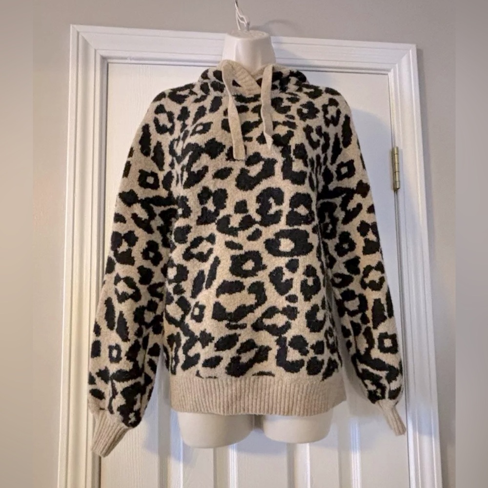 Loft Leopard Fleece Hoodie size S